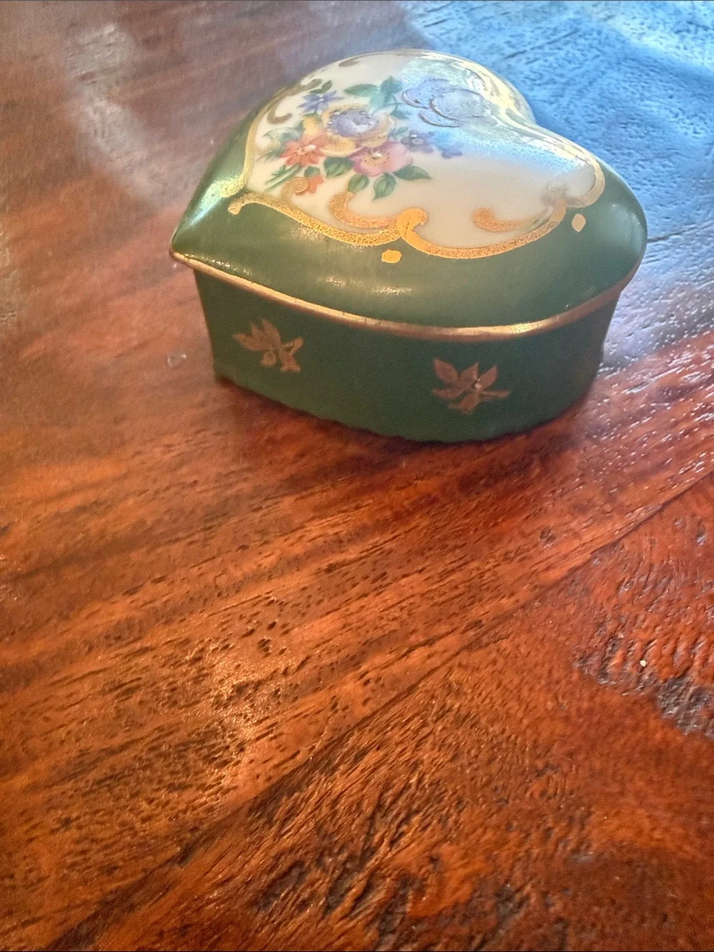 Green Heart-Shaped Porcelain Trinket Box with Floral Motif